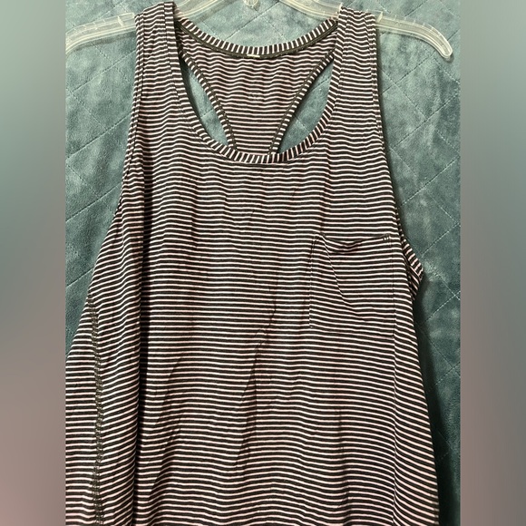 Women's Lululemon Athletica Striped Tank Top Size 8 - Picture 3 of 5